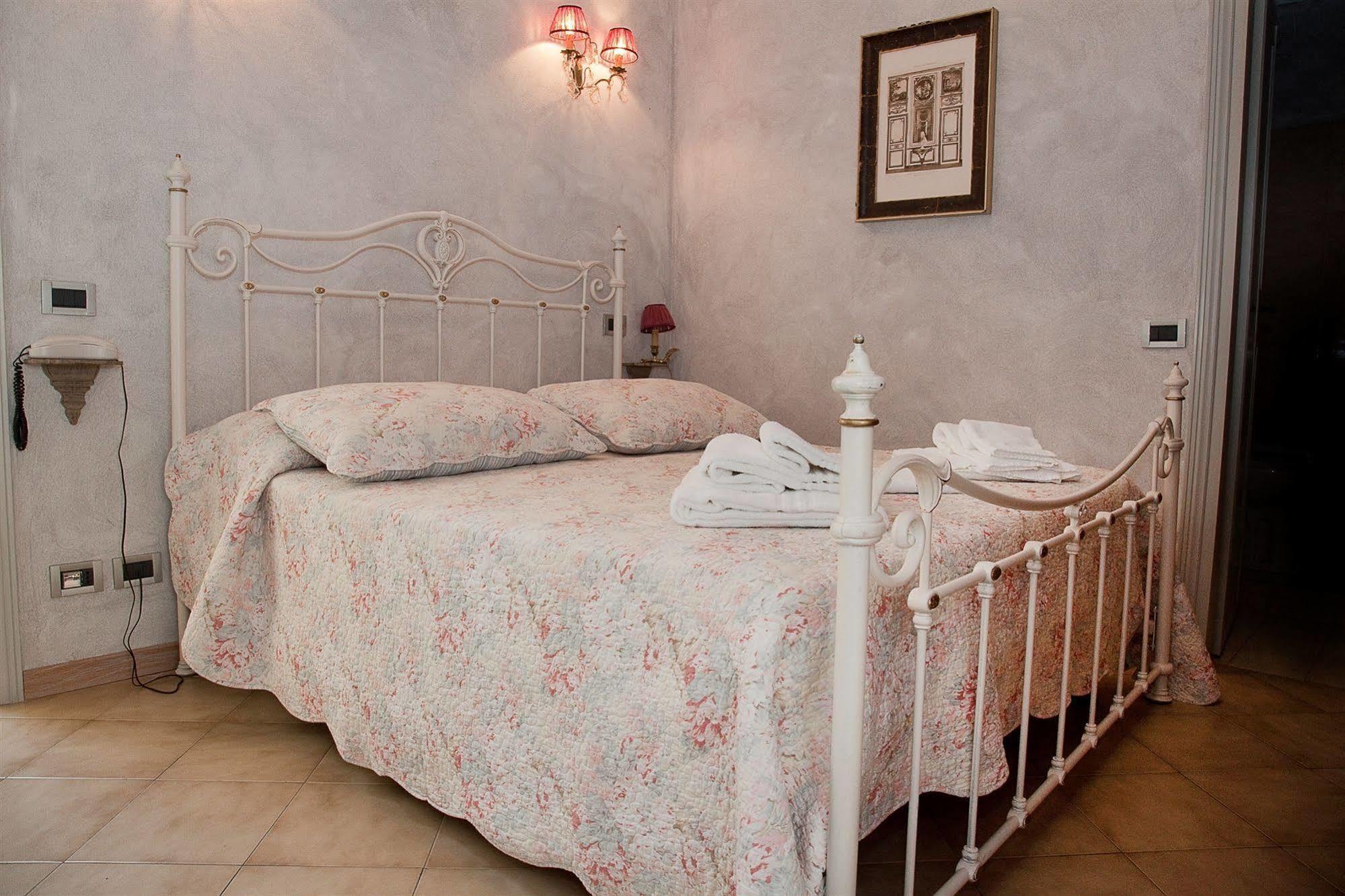 Hotel La Petite Maison Viareggio Exterior foto